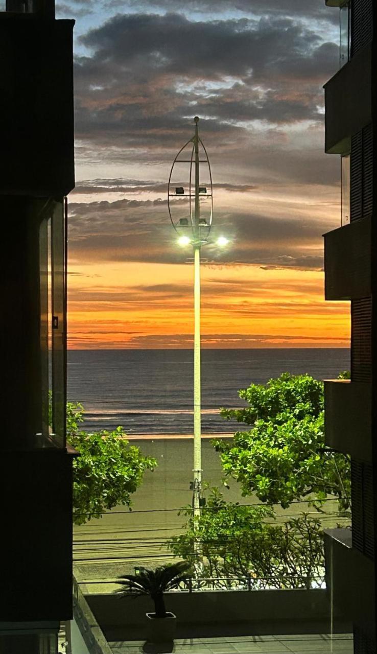 Avenida Atlantica, Beira Mar, Pe Na Areia Apartment Balneario Camboriu Ngoại thất bức ảnh
